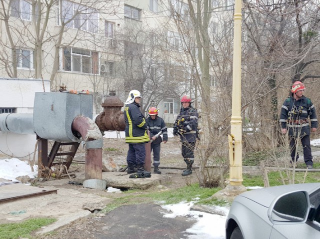 Incendiu la un cămin de termoficare din zona Dacia