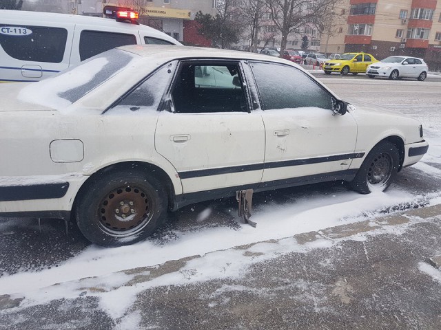 Primăria Constanța va ridica ZECI de mașini ABANDONATE din Constanța