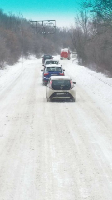 Zeci de turiști constănțeni, CAPTIVI la bulgari din cauza zăpezii
