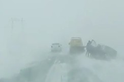O mașină a derapat pe drumul dintre Cogealac și Constanța! Tinerii au avut nevoie de ajutor - VIDEO