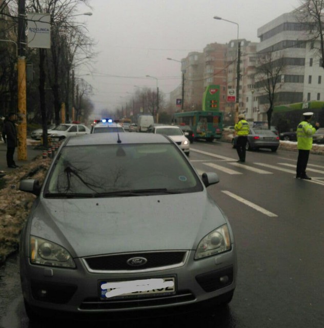 Halucinant: Un poliţist a accidentat o minoră pe trecerea de pietoni şi tot el a făcut scandal!