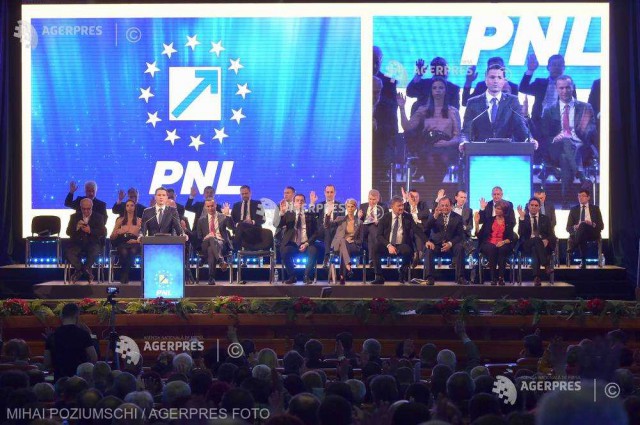 Consiliul Naţional al PNL a validat propunerile: Orban - premier al liberalilor şi Iohannis - candidat prezidenţial