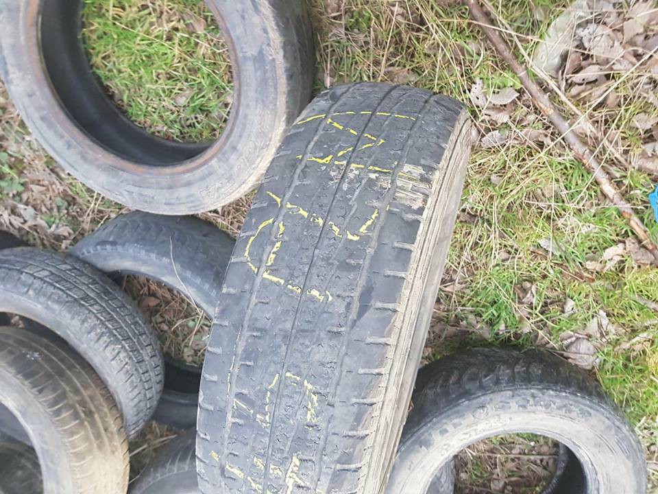 REVOLTĂTOR! ÎŞI BAT JOC DE PĂDUREA DE LA VALU! Primăria caută VINOVAŢII - galerie FOTO REVOLTĂTOR! ÎŞI BAT JOC DE PĂDUREA DE LA VALU! Primăria caută VINOVAŢII - galerie FOTO