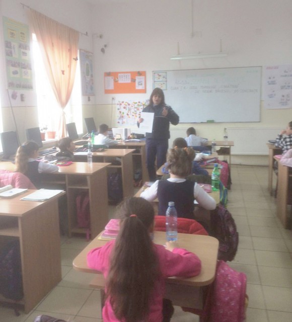 Poliţiştii constănţeni au derulat mai multe acţiuni pe raza municipiului