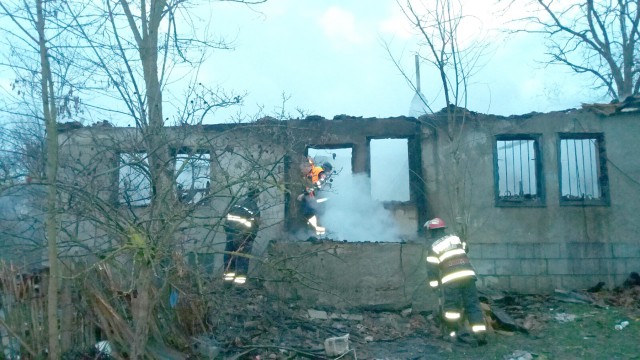 Tragedie în localitatea constănţeană Dobromir Deal. Un bărbat a fost găsit carbonizat în urma unui incendiu care i-a cuprins casa