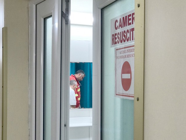 Un bărbat a fost SALVAT de echipajul SMURD Medgidia după ce a fost găsit inconştient pe stradă