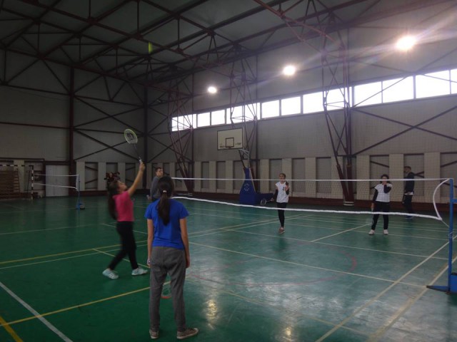 Ce firmă şi-a adjudecat contractul de reparaţii la terenurile de sport din Constanţa