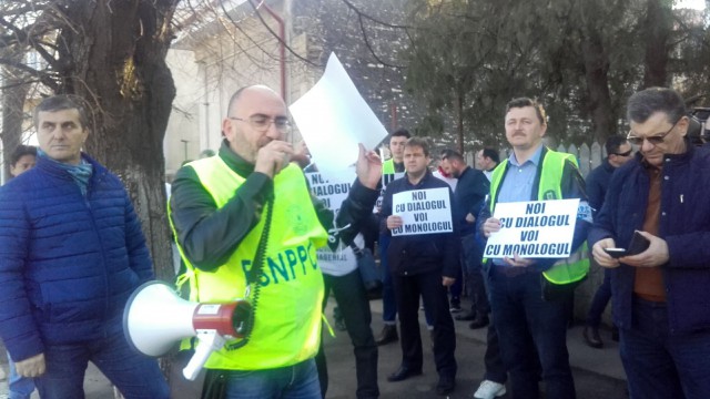 PROTEST al polițiștilor constănțeni: 'Legea Salarizării ne aruncă într-o logică oltenească, a la Olguța Vasilescu'