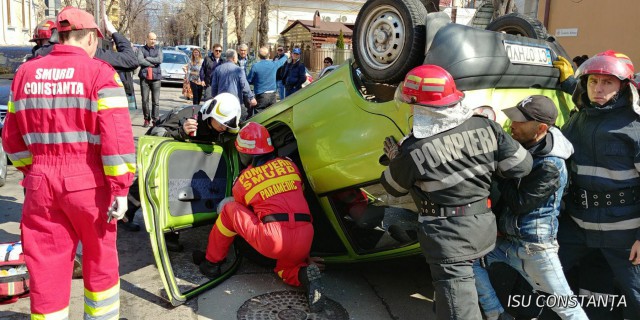 Un bărbat din Cumpăna s-a RĂSTURNAT cu mașina, pe DN39