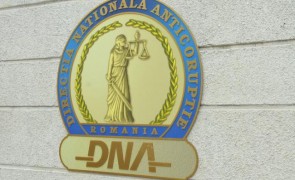 Bilanț la DNA: Zeci de inculpați, cercetați pentru corupție într-o singură lună