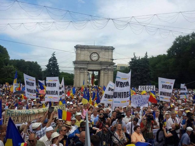 Chișinău, consultări publice pe tema unirii Republicii Moldova cu România