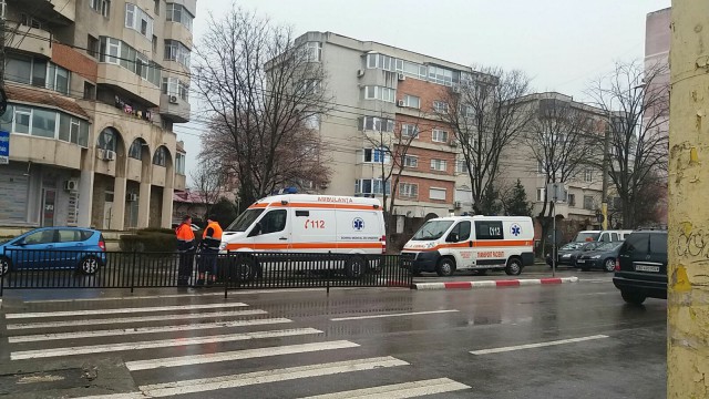 Accident rutier pe Lăpușneanu: a fost implicată o ambulanță!