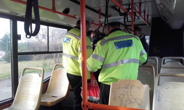 SCANDAL în autobuz, la Constanţa! Un călător, dat jos cu FORŢA