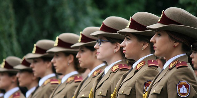 Mii de posturi vacante din Armata României, deblocate în 2018