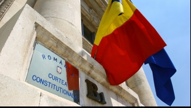CCR a admis sesizarea PNL şi USR cu privire la legea finanţării partidelor politice