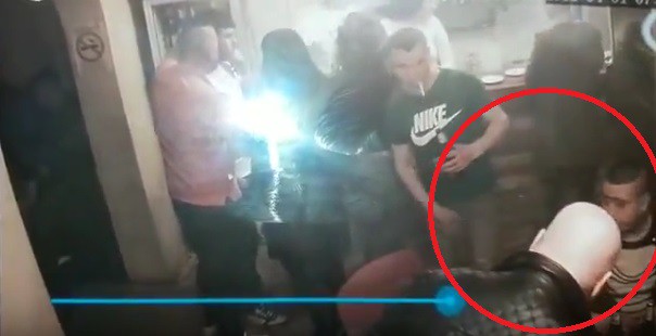 VIDEO: Primarul Gurgu, AGRESAT de trei indivizi într-un bar!