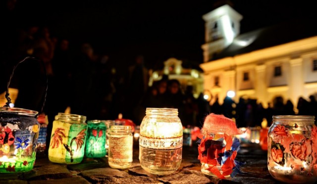 ORA PĂMÂNTULUI: Cât a scăzut consumul de energie electrică în România într-o singură oră în care a fost stinsă lumina