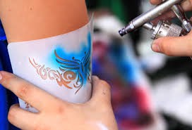 Faci tatuaje temporare și vrei spațiu să desfășori activitatea la Constanța? Iată cum poți obține