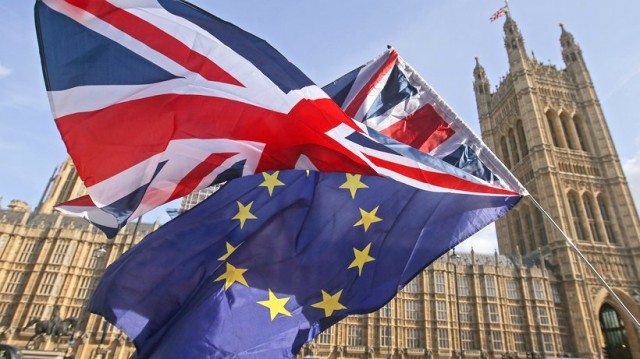 Brexit: Presat de timp, guvernul britanic ia în calcul anularea pauzei parlamentare