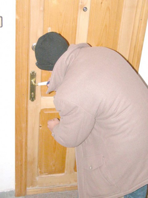 Dosarul furturilor din locuinţe: 9 inculpaţi!