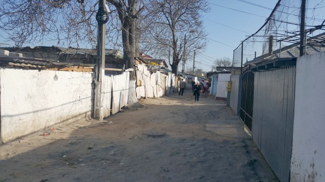 Zeci de copii ce locuiesc pe strada Semănătorului din Constanța NU au mers vreodată la ȘCOALĂ. Ce spune Făgădău!