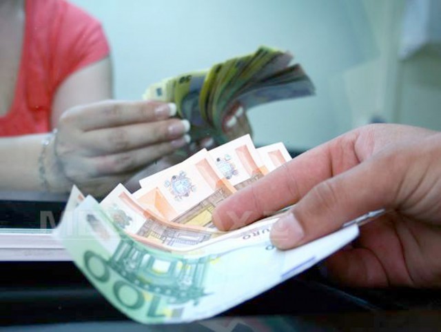 Diaspora, OBLIGATĂ să justifice sumele peste 1.000 euro trimise în ţară