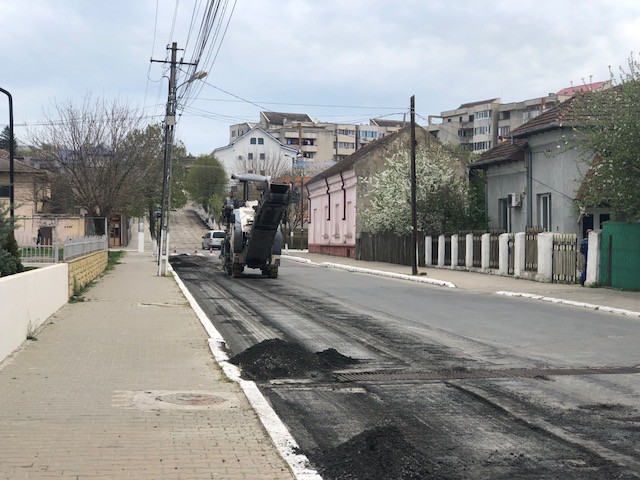 Lucrările de întreținere a străzilor din Cernavodă continuă