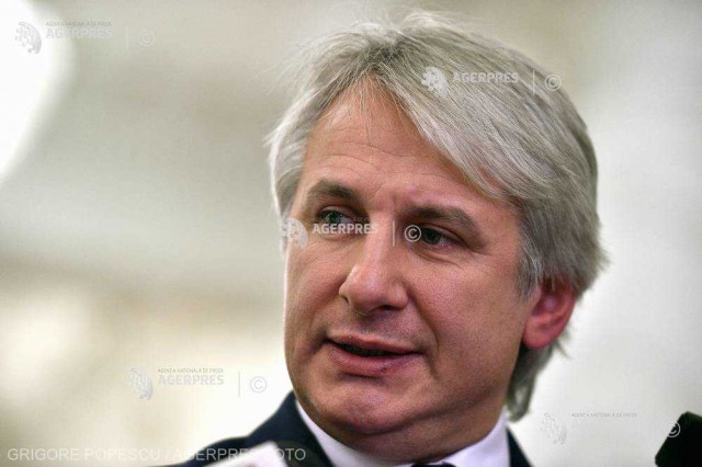 Teodorovici: Nu este nici un risc pentru cei care sunt la Pilonul II să aibă pensiile diminuate