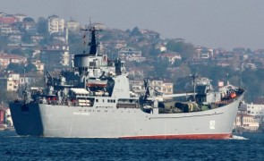 Nava umanitară Sea-Watch, cu 42 de migranţi blocaţi la bord de 13 zile, e un butoi cu pulbere: Captivii vor să spargă blocada italiană