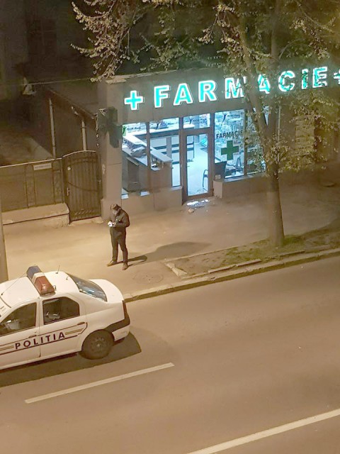 CE ŢEAPĂ ŞI-A LUAT! A spart o farmacie pentru... 2 lei!