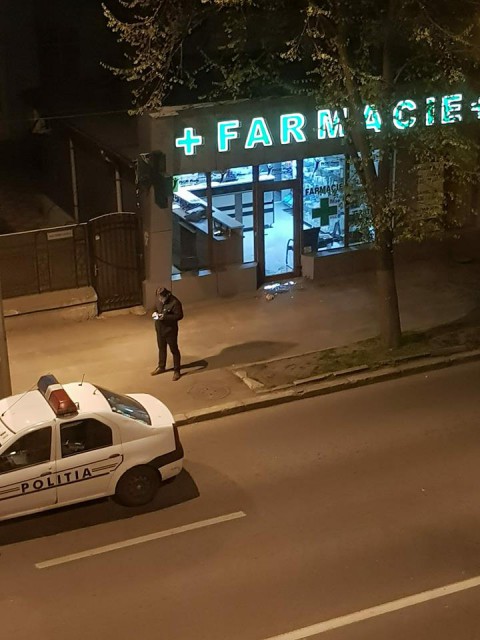 FARMACIA de pe bulevardul Ferdinand, 'CĂLCATĂ' de hoţi!