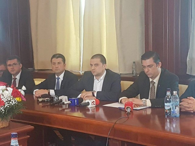 MinistrulTurismului petrece mini-vacanţa de 1 Mai în Vama Veche