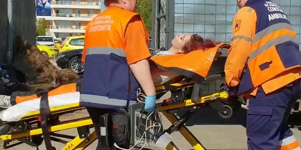 O tânără, ÎN COMĂ în Mamaia Nord! Ar fi consumat DROGURI - VIDEO