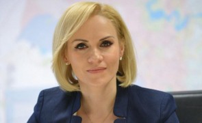 Gabriela Firea: Gestul președintelui este unul hazardat și nedrept. Îi solicit să-și păstreze acțiunile în limitele Constituției