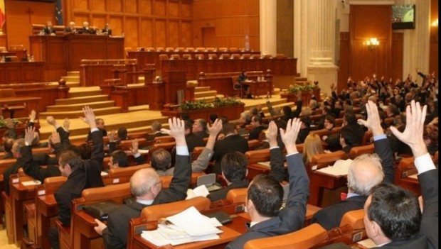 Gest obscen al unui deputat USR în plenul Parlamentului