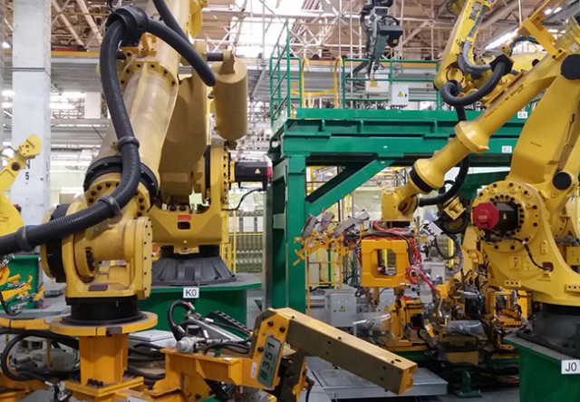 România are nevoie în următorii ani de peste 10.000 de roboţi pentru a rămâne competitivă în regiune