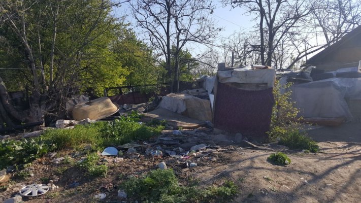 FOTO. FOCAR de INFECŢIE în cartierul Km 5! Autorităţile iau măsuri!