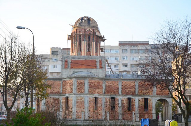 Hoții au ”vizitat” o biserică din Mangalia. Li s-a pierdut urma la ”Barăci”