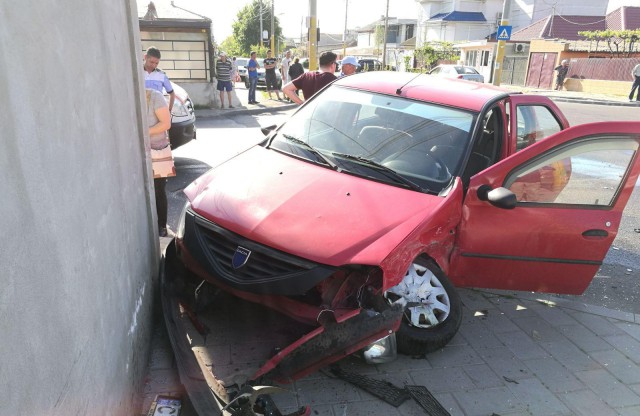 Accident pe strada Liliacului
