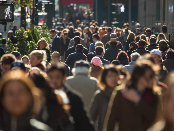 Românii îşi caută locuri de muncă în vacanţa de vară; companiile au înregistrat cu 18% mai multe aplicări în luna iulie