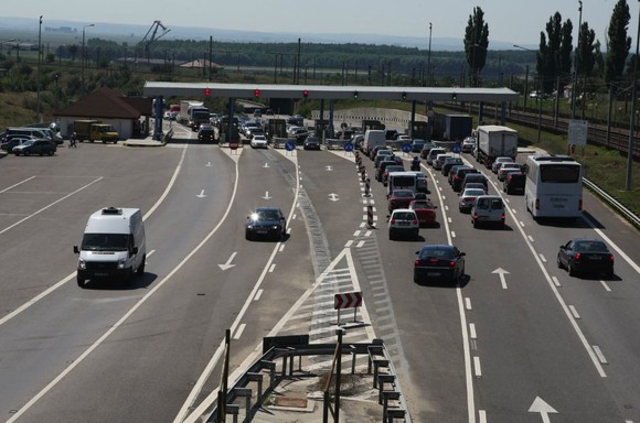 Serviciul de emitere rovinietă şi a tarifului de trecere a podurilor Feteşti şi Cernavodă ar putea funcţiona cu intermitenţe, joi noaptea