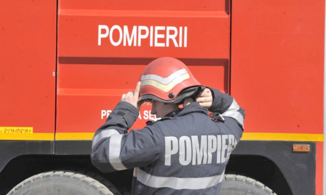 Un magazin din Ciocârlia a fost cuprins de flăcări