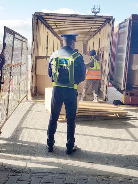 Container sosit din China verificat de poliţiştii constănţeni: iată ce au descoperit!