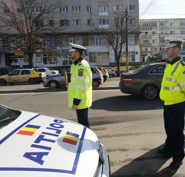 Prinşi la volan fără permise de conducere şi maşini neînmatriculate