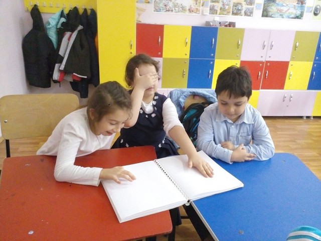Proiect pentru sensibilizarea copiilor privind persoanele cu deficiențe de auz și văz