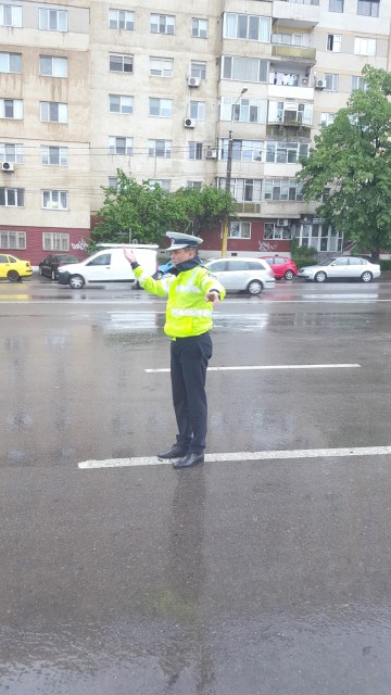 Razii în județ: polițiștii rutieri aplică sancțiuni pe bandă rulantă
