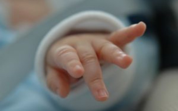 INS: Peste 13.680 de copii s-au născut în martie 2018, cu 994 mai mulţi decât în februarie