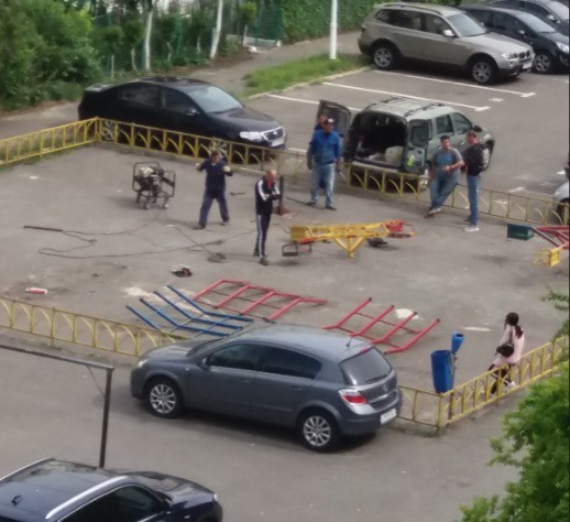 GALERIE FOTO. Încă un loc de joacă din Tomis Nord a fost DEZAFECTAT!