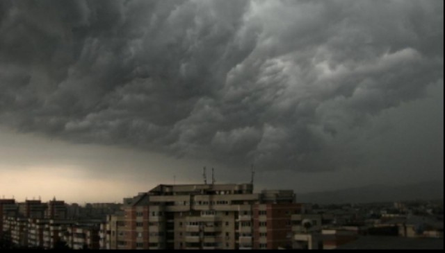 COD GALBEN de instabilitate atmosferică până luni seara!