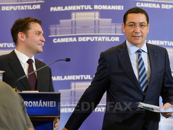 Ponta şi Şova, achitați în prima instanţă, în dosarul Turceni-Rovinari